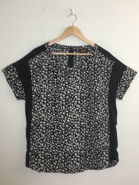 Black & White Printed Short Sleeve Blouse - Unknown Brand